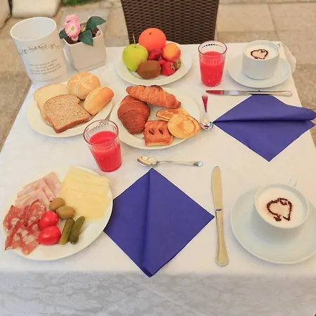 Hotel Ambra 2*